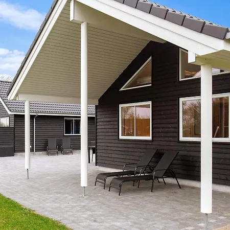 22 Person In Idestrup *